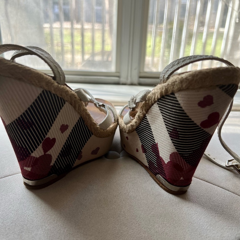 Burberry Sandals - Picture 13 of 16